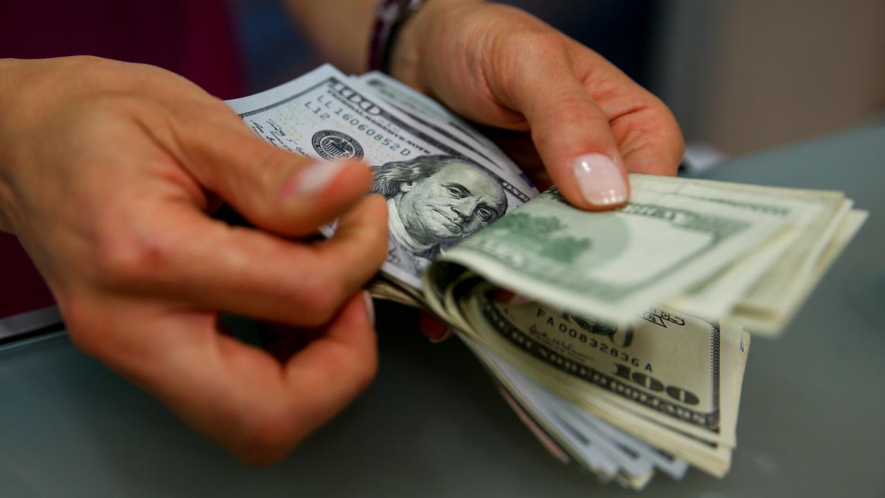 dolar-2400792.jpg