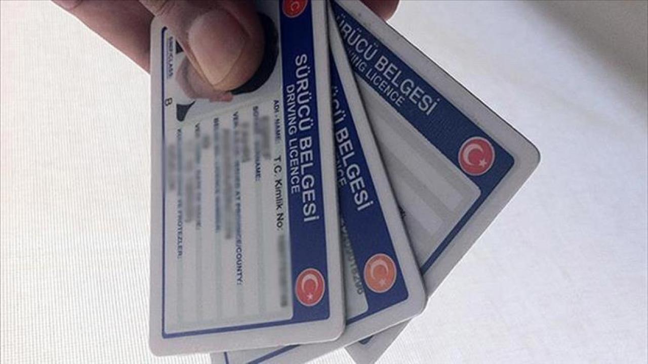 eski-tip-ehliyet-2409023.jpg