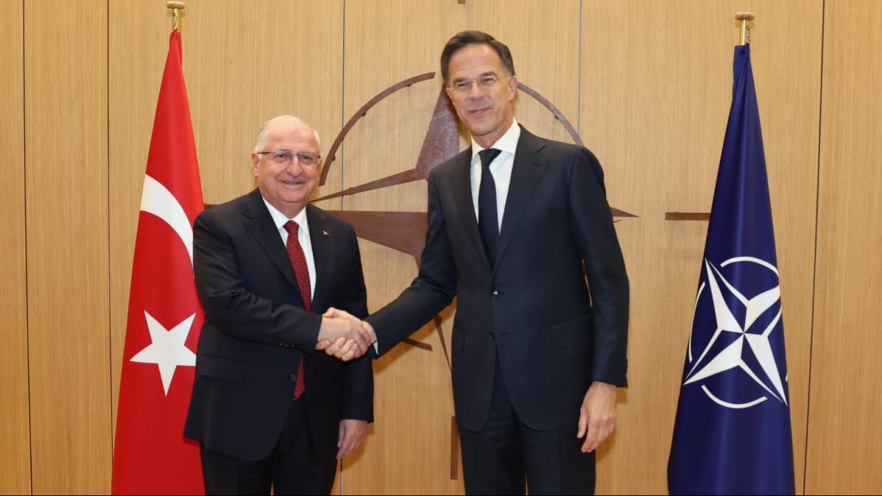 guler-rutte-aa-2408295.jpg