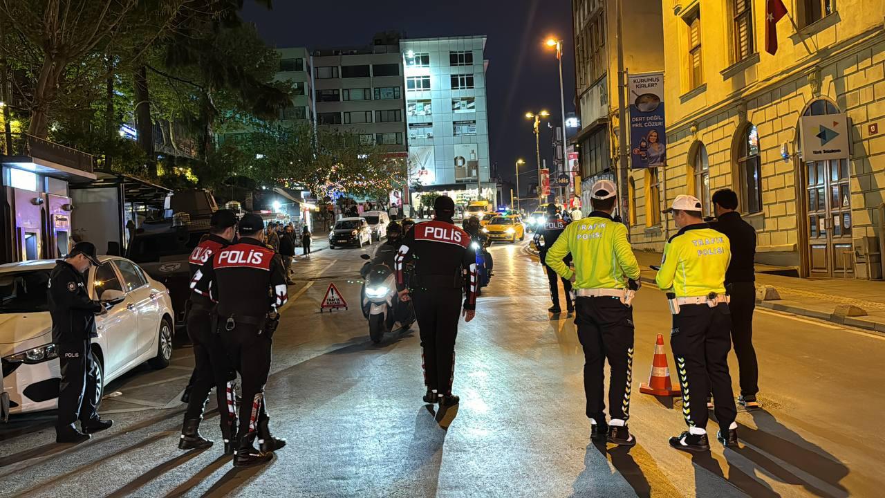 istanbul-polis-denetim-aa-2347067.jpg