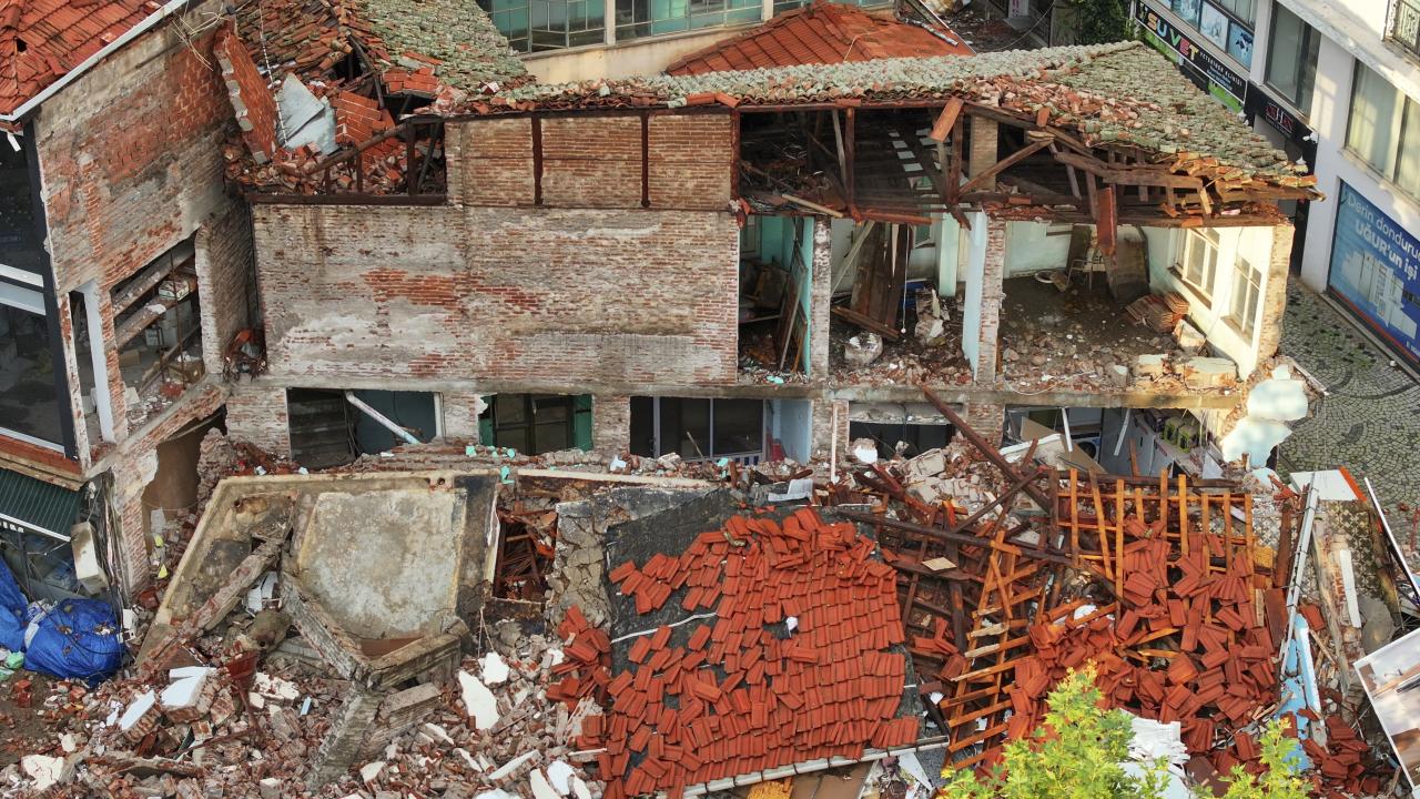 balikesir-deprem-aa-2411938.jpg