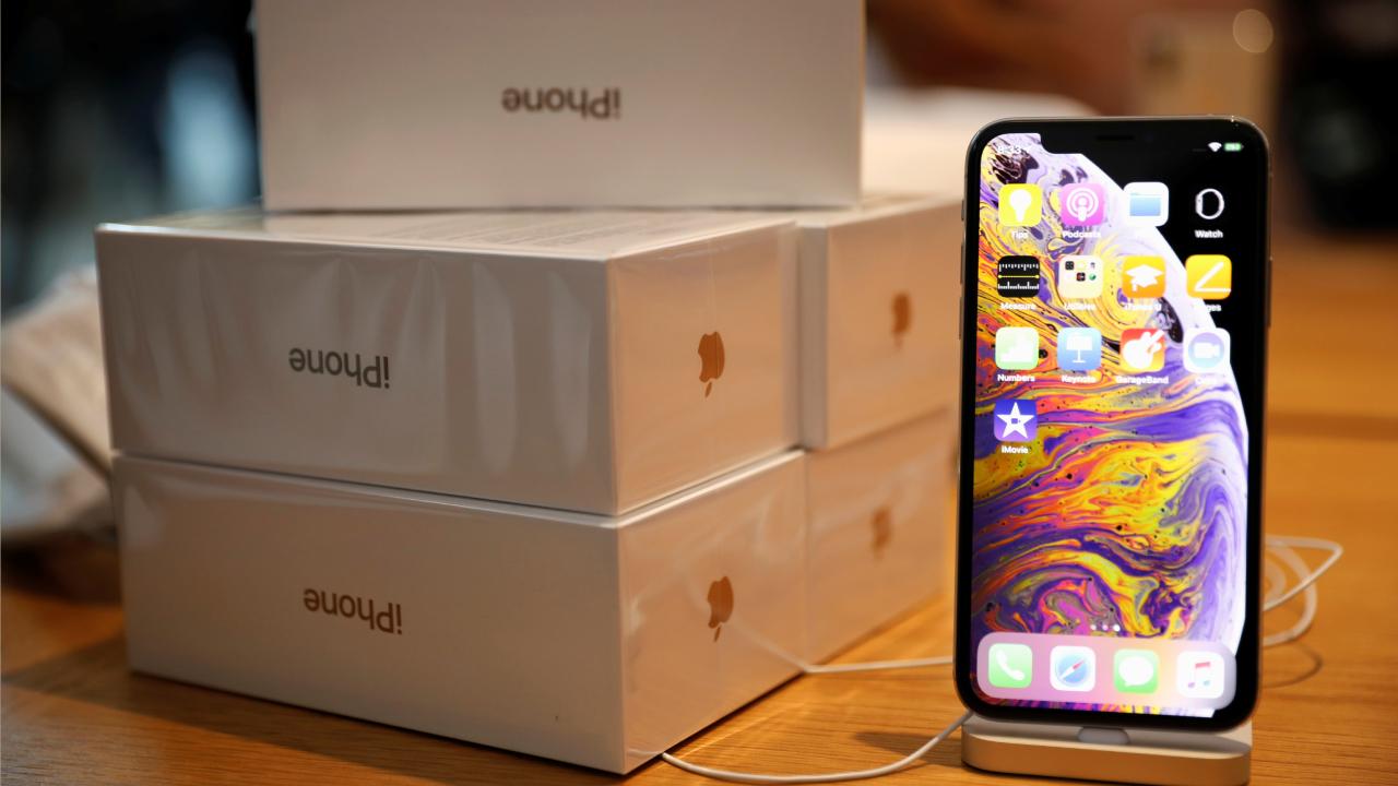iphone-apple-reu-1910459.jpg