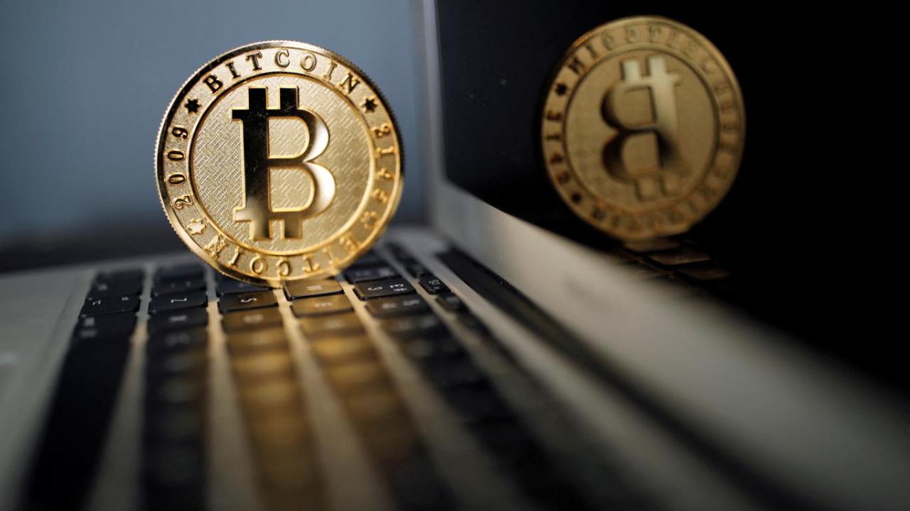 bitcoin-reu-2030516.jpg