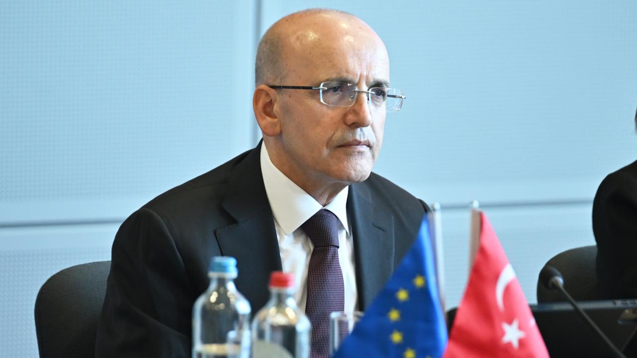mehmet-simsekaa-2348493.jpg