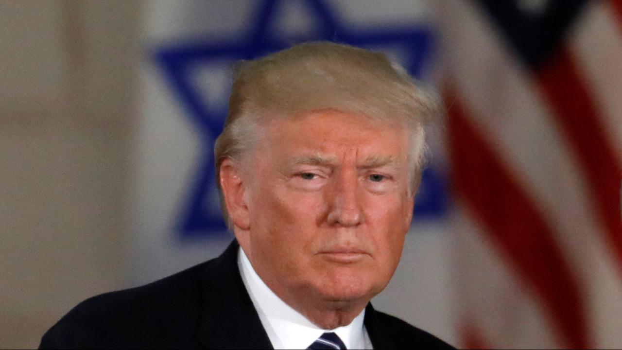 trump-israil-bayragi-reu-2374959.jpg