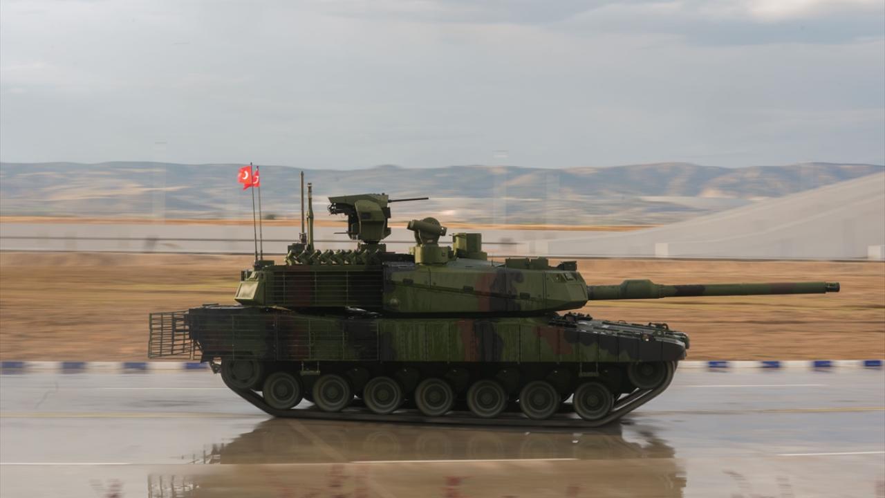 altay-tanki-aa-2412077.jpg
